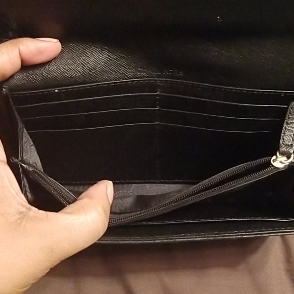 Michael Kors wallet (R) - Picture 4 of 6